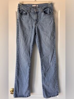 Levis classic bootcut denim jeans Ladies size 10 Light wash 31 inseam